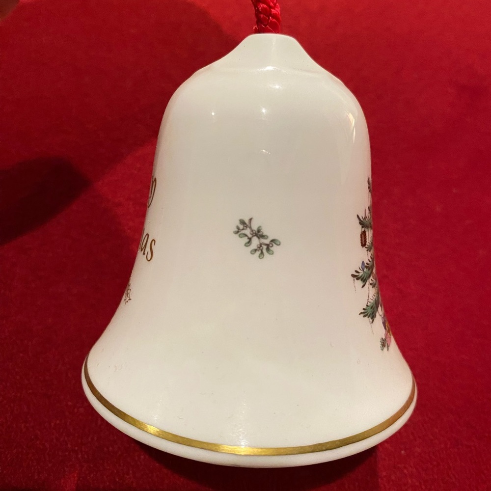 NIB vintage Spode Christmas Tree bell ornament - third in the series - Picture 8 of 9
